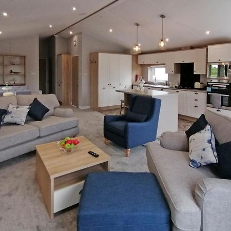 The Springs Lakeside Holiday Park Fladbury Exteriér fotografie