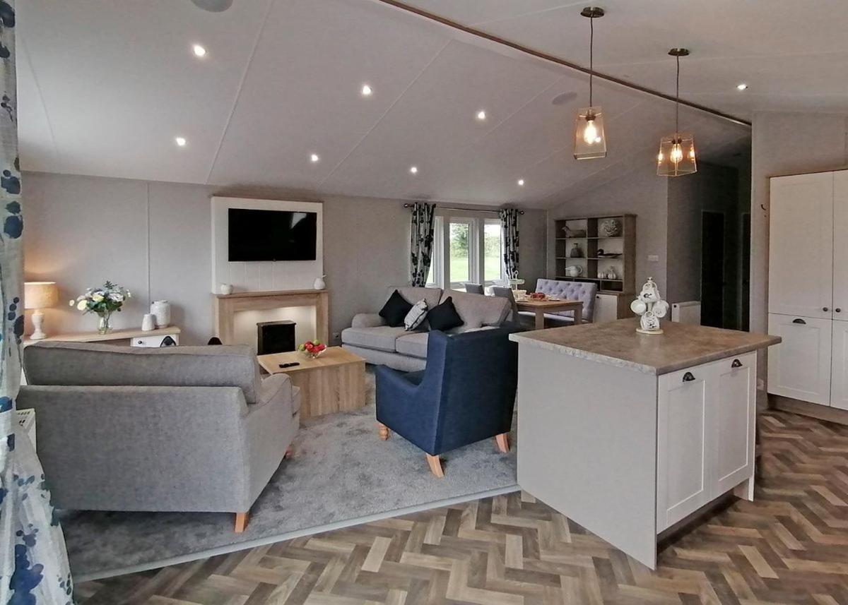 The Springs Lakeside Holiday Park Fladbury Exteriér fotografie
