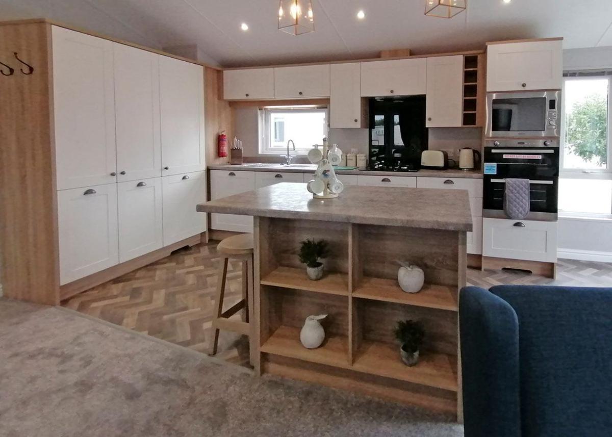 The Springs Lakeside Holiday Park Fladbury Exteriér fotografie