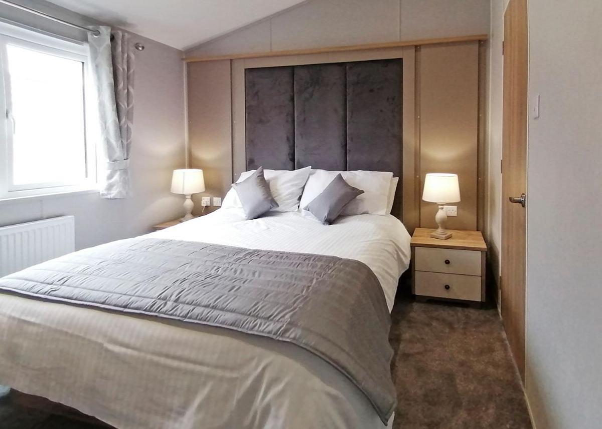 The Springs Lakeside Holiday Park Fladbury Exteriér fotografie