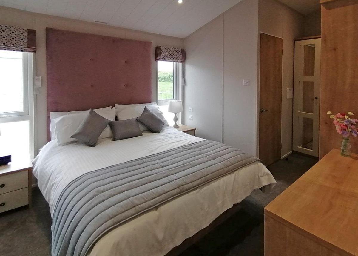 The Springs Lakeside Holiday Park Fladbury Exteriér fotografie