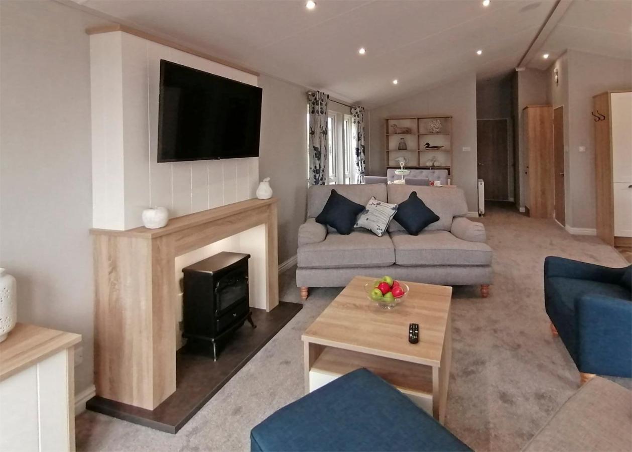 The Springs Lakeside Holiday Park Fladbury Exteriér fotografie